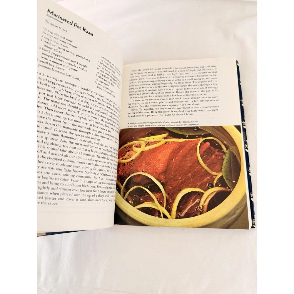 Cookbook Time-Life‎ International Cookbook 1977 First Edition HC Recipes